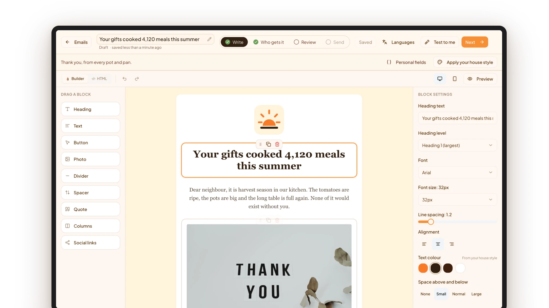Blokkeneditor van WeGlow Mail met een nieuwsbrief in opmaak